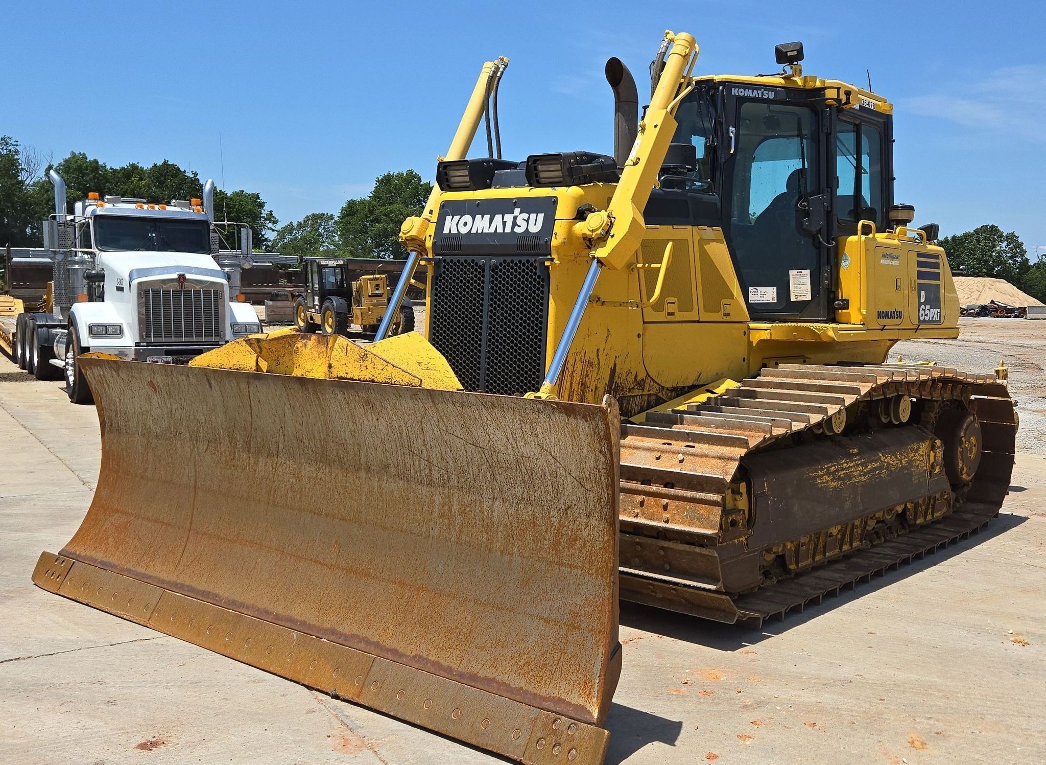 2019 Komatsu D65PXI-18